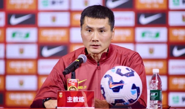 首阶段国内训练结束，国足启程前往迪拜，这一周他们都练了什么？